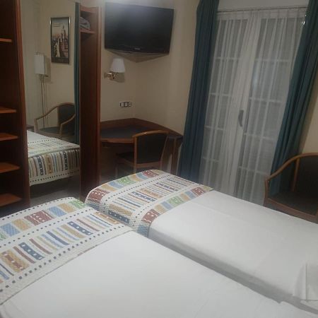 Hostal Burbia ビジャフランカ・デル・ビエルソ エクステリア 写真