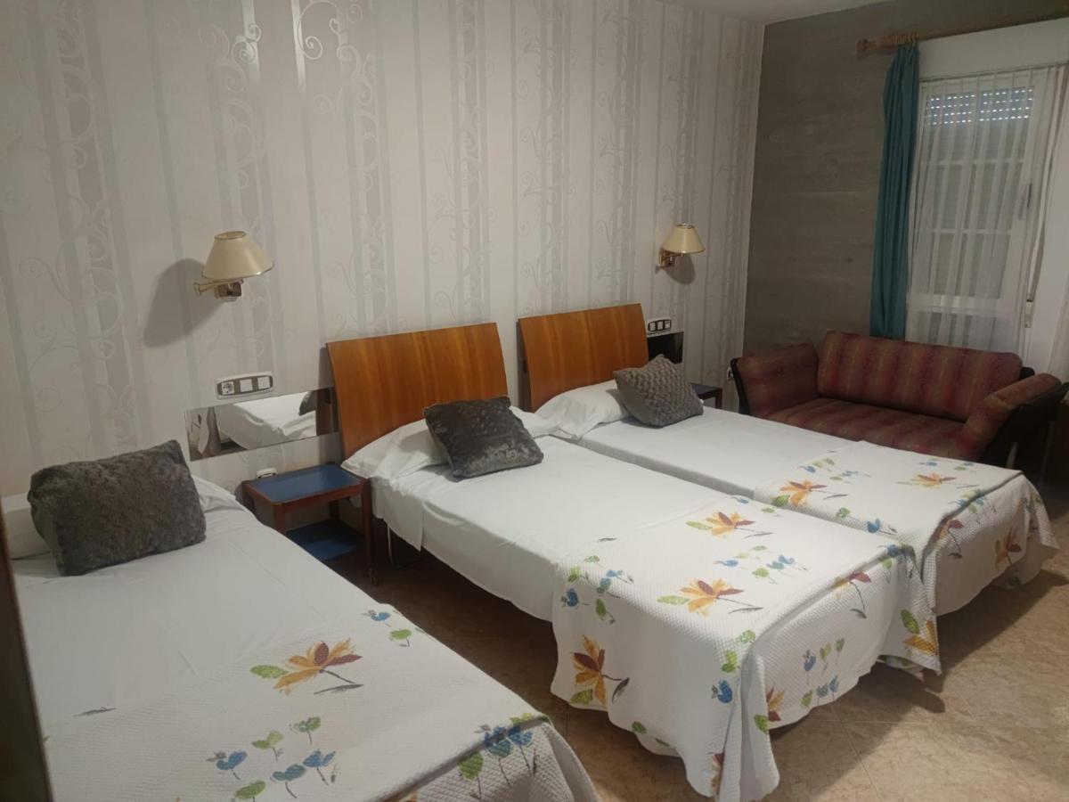 Hostal Burbia ビジャフランカ・デル・ビエルソ エクステリア 写真