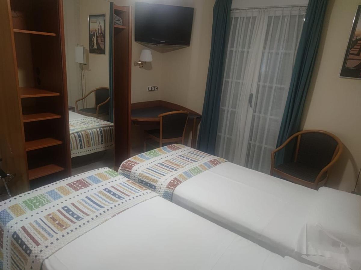 Hostal Burbia ビジャフランカ・デル・ビエルソ エクステリア 写真