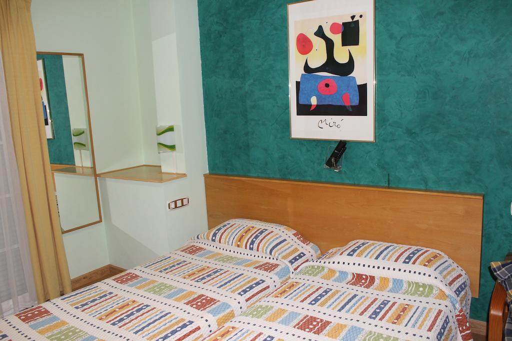 Hostal Burbia ビジャフランカ・デル・ビエルソ エクステリア 写真