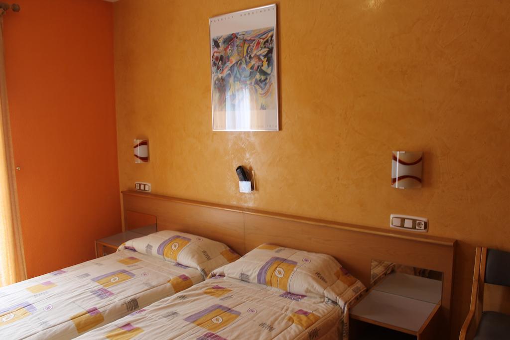 Hostal Burbia ビジャフランカ・デル・ビエルソ エクステリア 写真