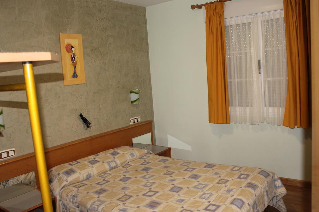 Hostal Burbia ビジャフランカ・デル・ビエルソ エクステリア 写真